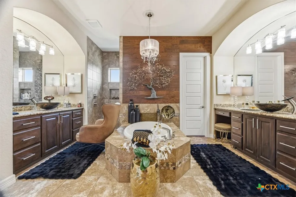 1930 Rothschild New Braunfels, TX 78132