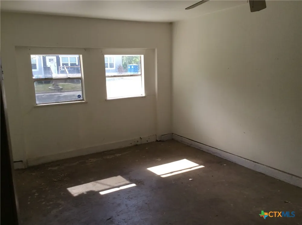 606 Woodworth Street Cuero, TX 77954