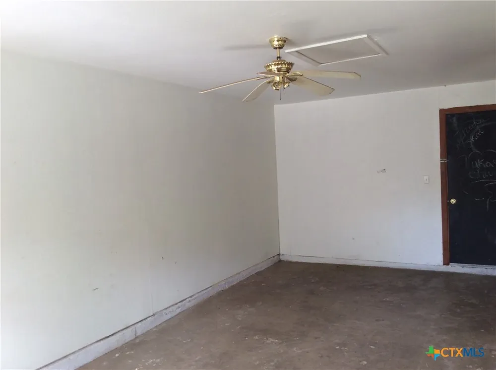 606 Woodworth Street Cuero, TX 77954