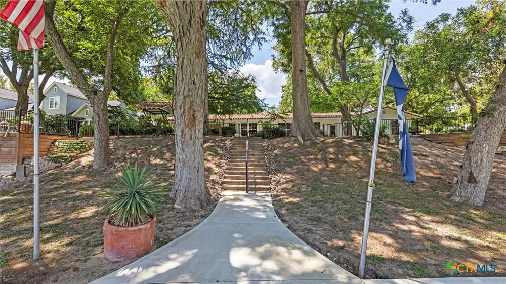 2323 Terminal Loop Road McQueeney, TX 78123