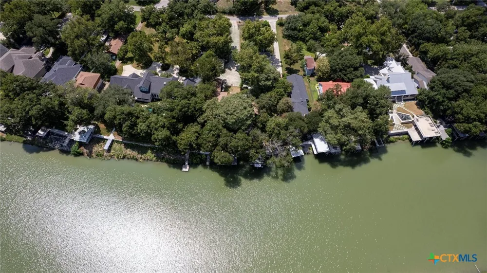 2323 Terminal Loop Road McQueeney, TX 78123