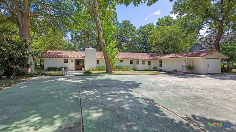 2323 Terminal Loop Road