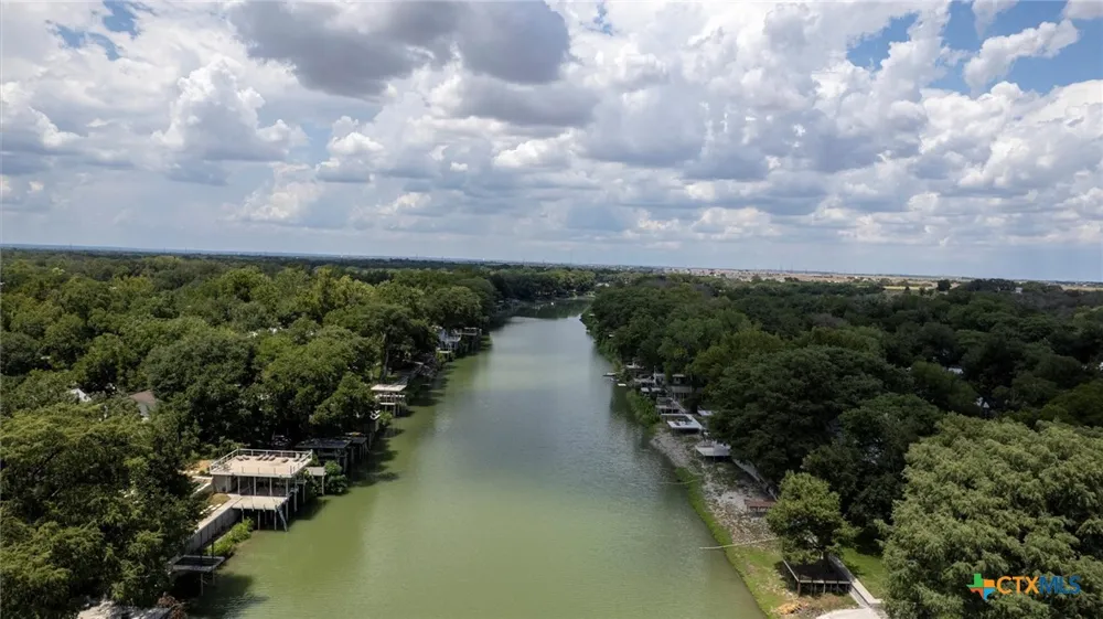 2323 Terminal Loop Road McQueeney, TX 78123