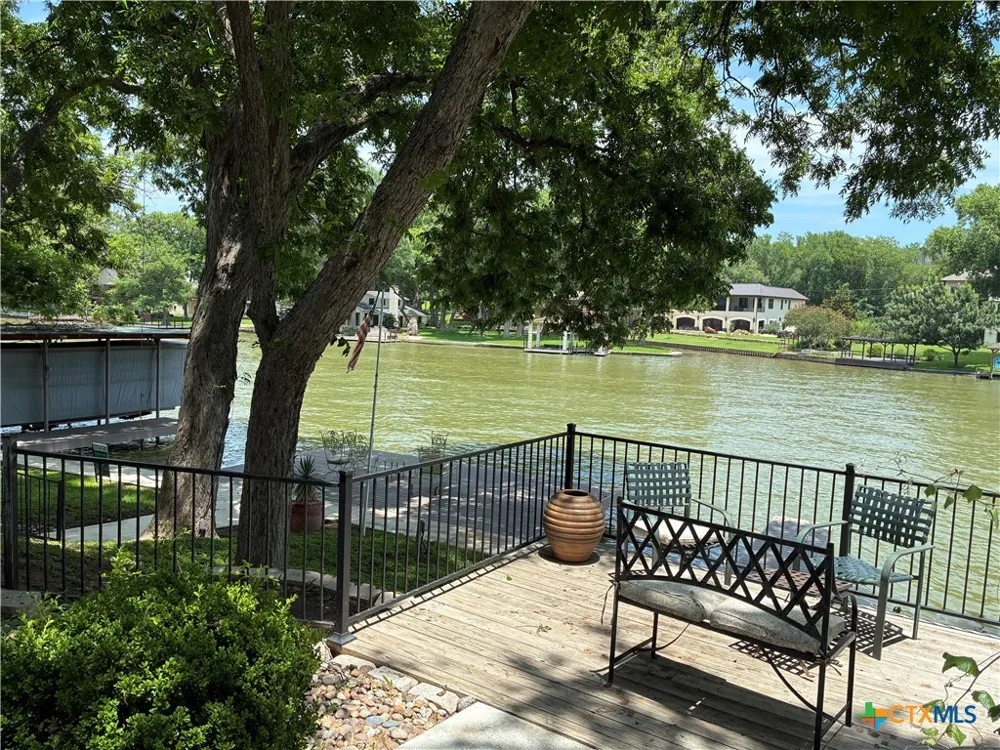 2323 Terminal Loop Road McQueeney, TX 78123