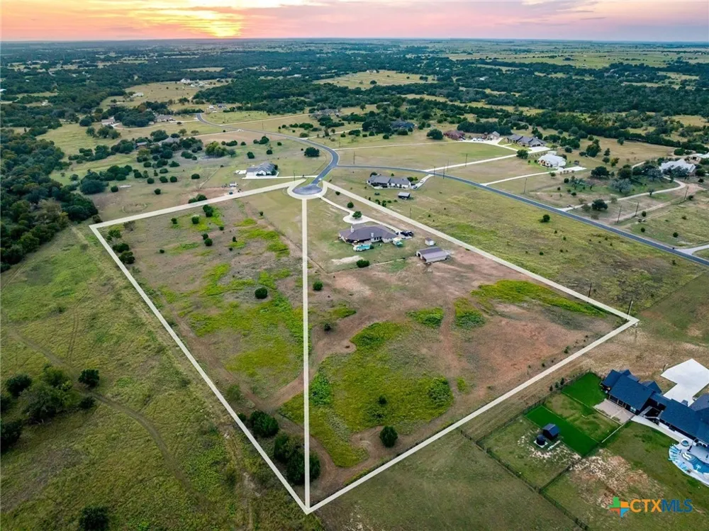 200 Stonehouse Drive Liberty Hill, TX 78642