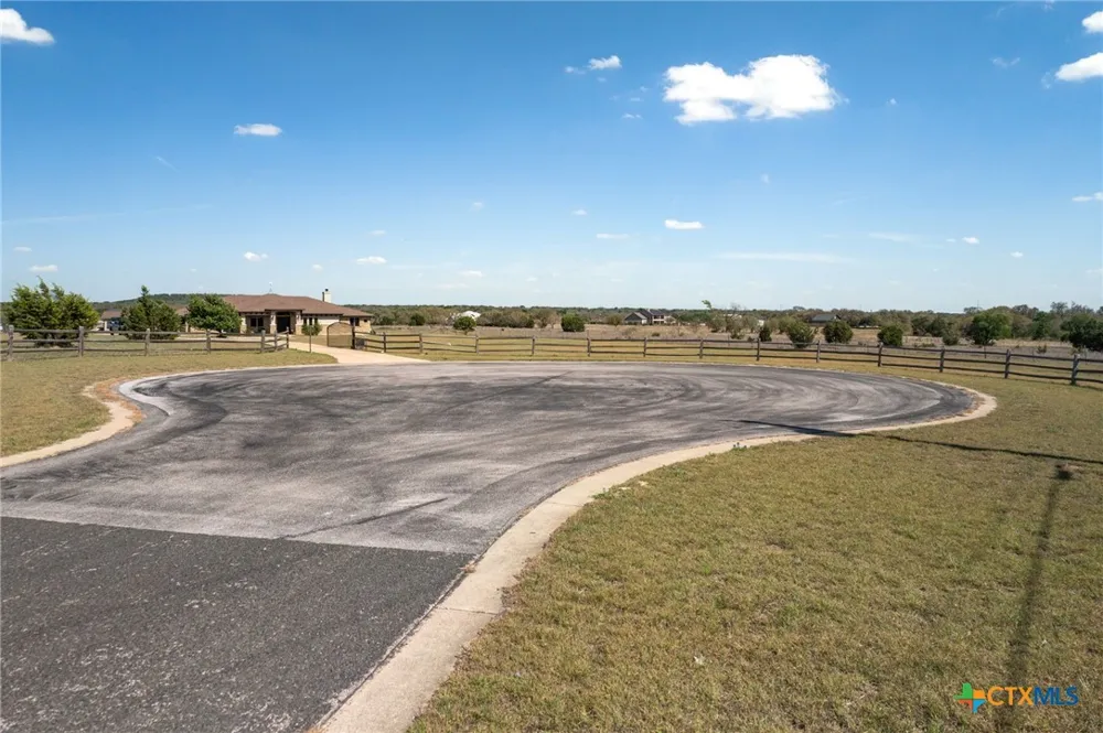 200 Stonehouse Drive Liberty Hill, TX 78642