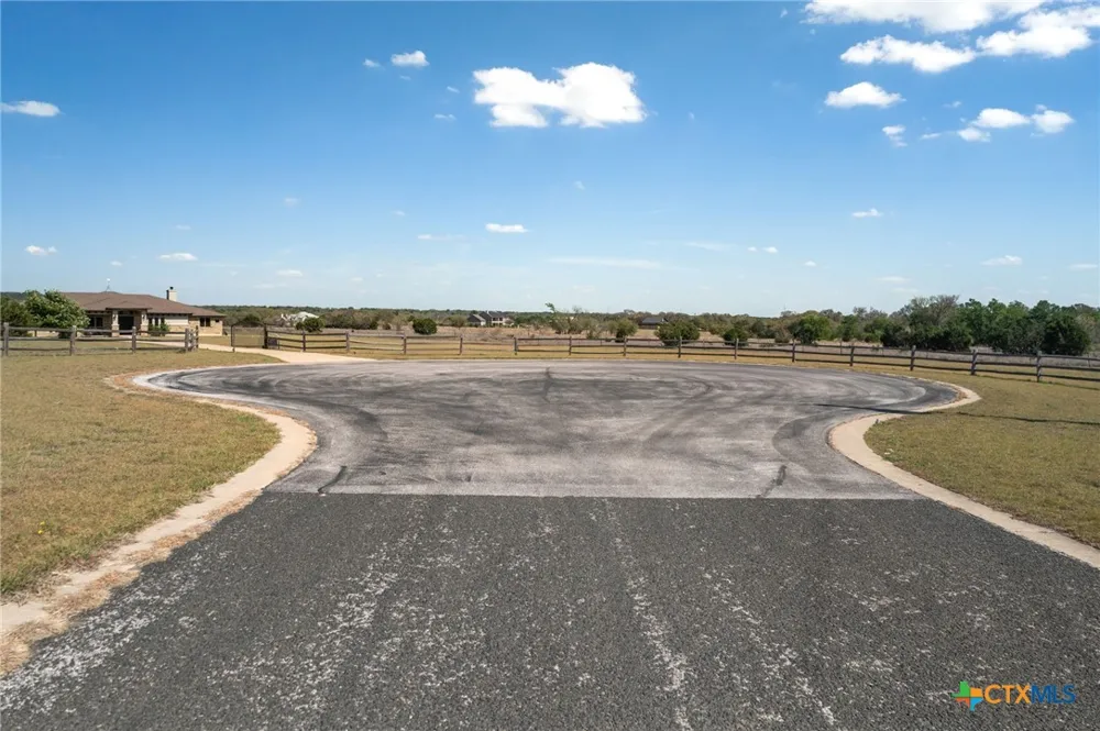 200 Stonehouse Drive Liberty Hill, TX 78642