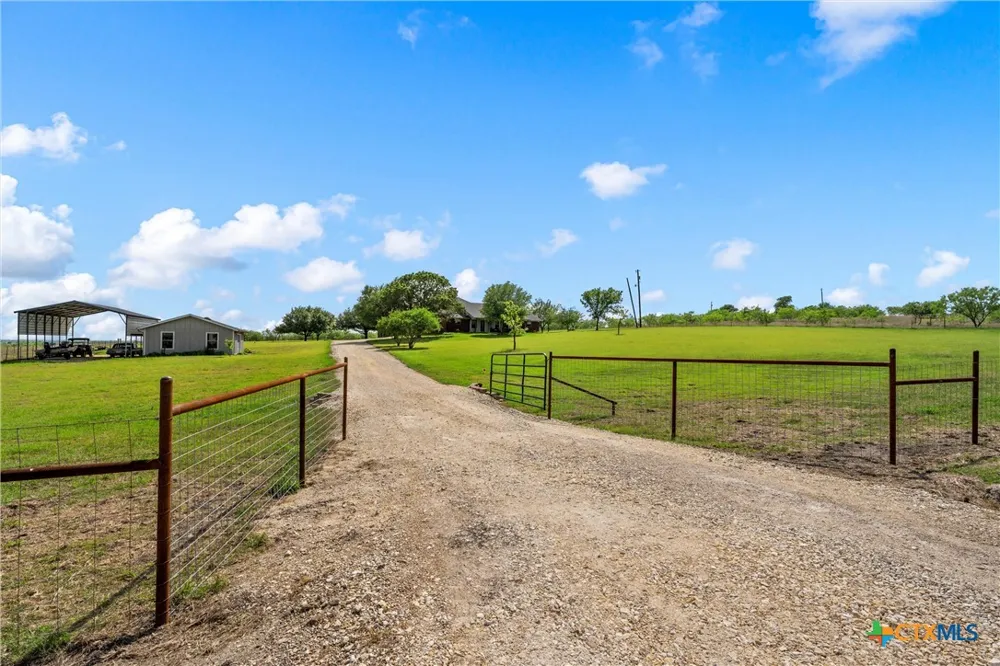 12851 Reeds Lake Road Rogers, TX 76569