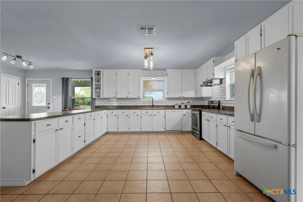 12851 Reeds Lake Road Rogers, TX 76569