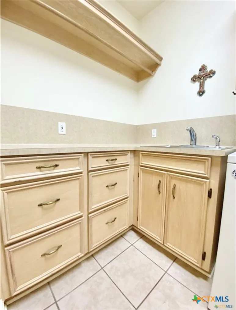 415 S Trinity Street Edna, TX 77957