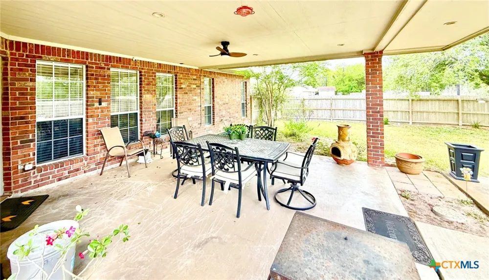 415 S Trinity Street Edna, TX 77957