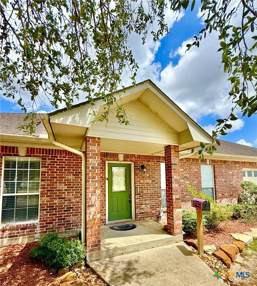 415 S Trinity Street Edna, TX 77957