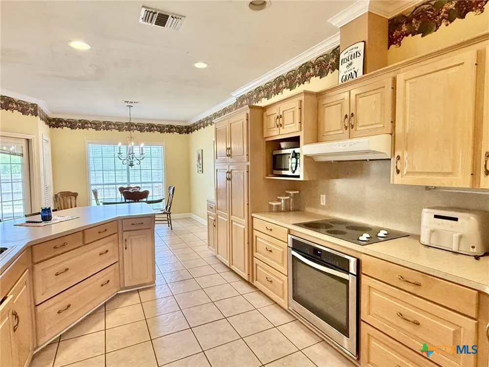415 S Trinity Street Edna, TX 77957
