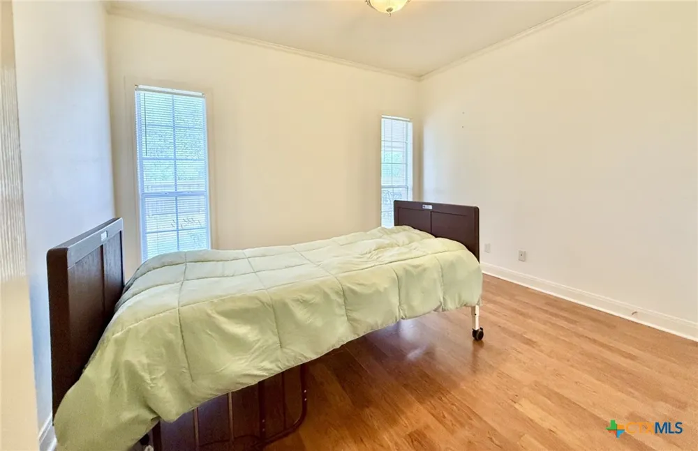 415 S Trinity Street Edna, TX 77957