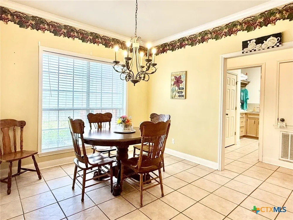 415 S Trinity Street Edna, TX 77957
