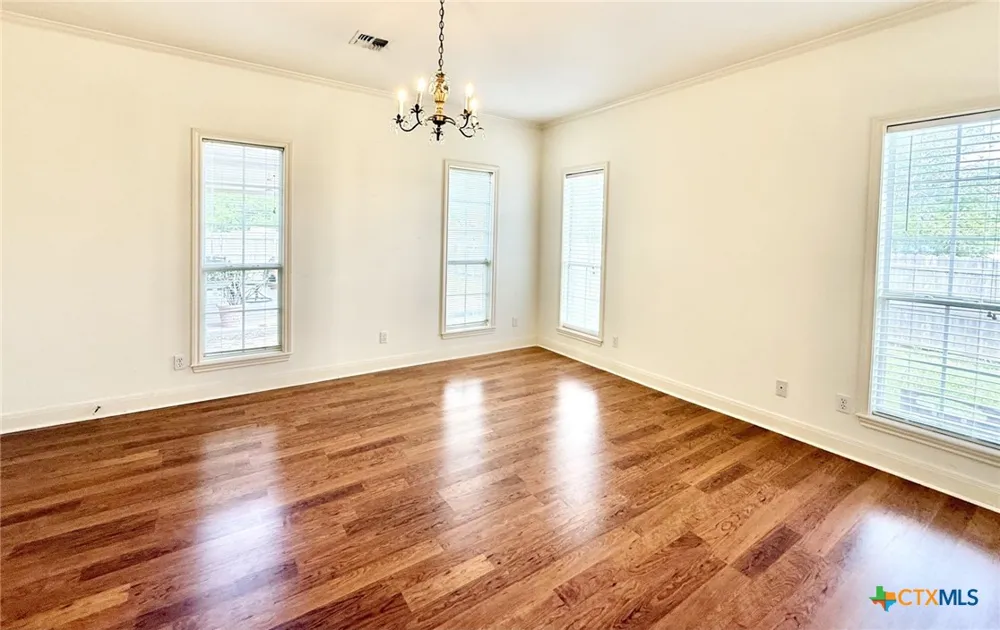 415 S Trinity Street Edna, TX 77957