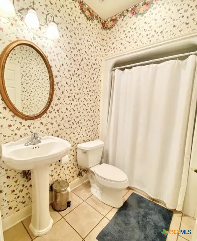 415 S Trinity Street Edna, TX 77957