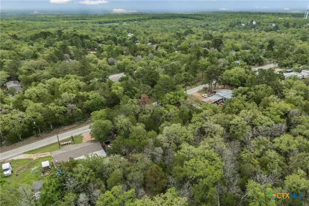 Commanche Drive Smithville, TX 78957
