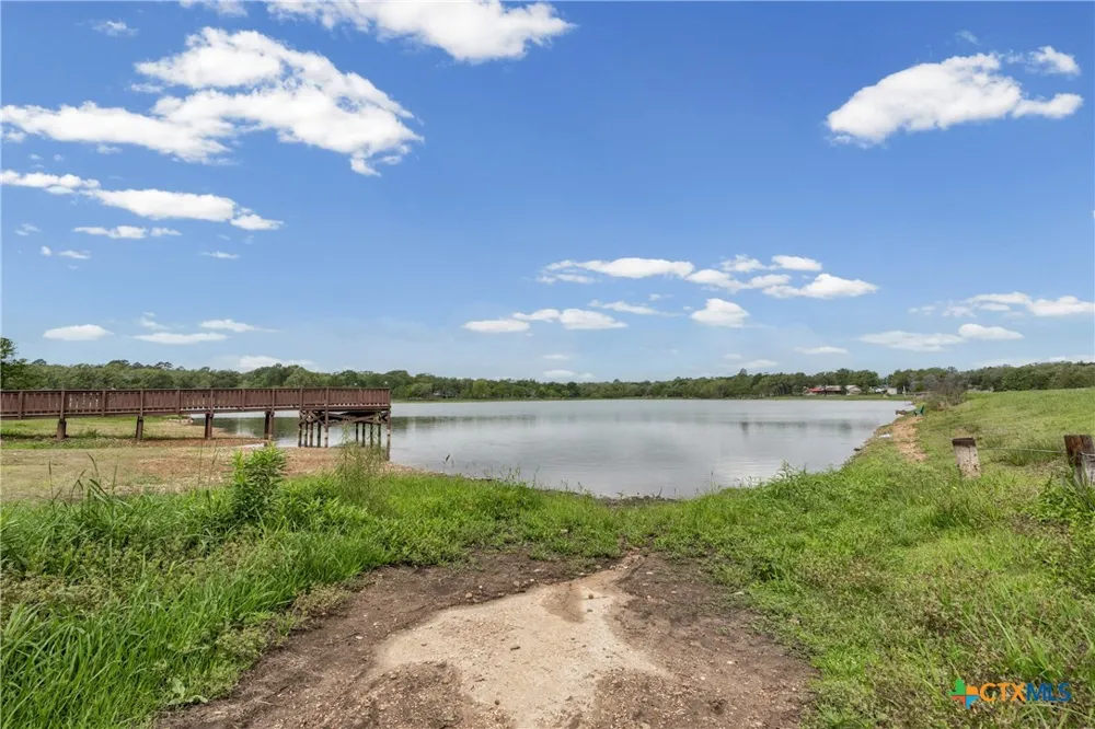 Commanche Drive Smithville, TX 78957