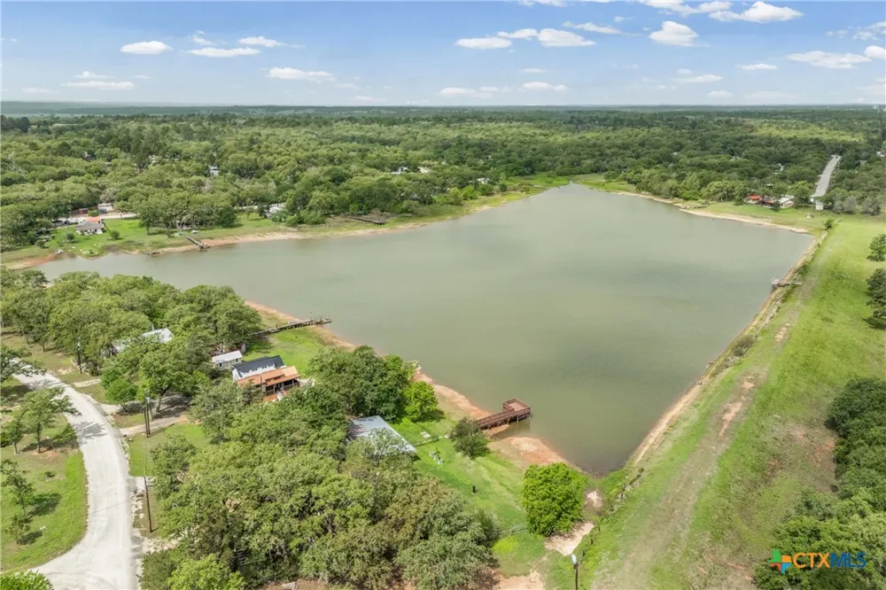 Commanche Drive Smithville, TX 78957