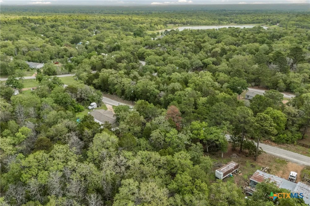Commanche Drive Smithville, TX 78957