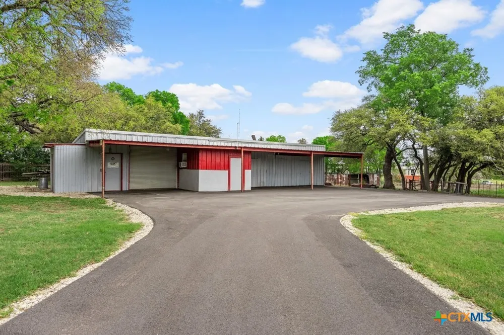 312 Gerald Drive Blanco, TX 78606