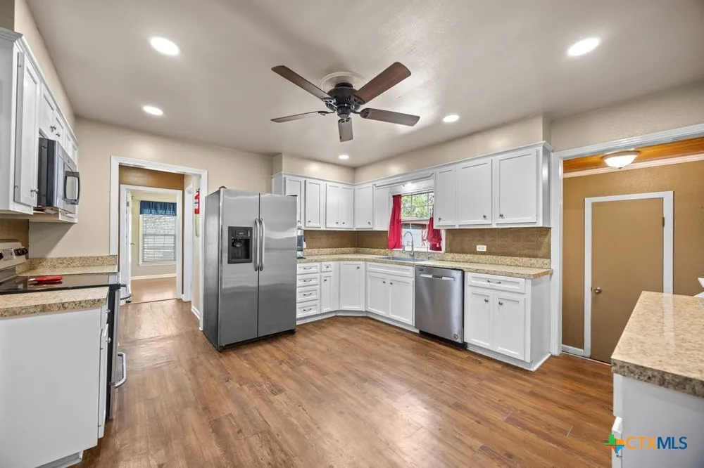 312 Gerald Drive Blanco, TX 78606