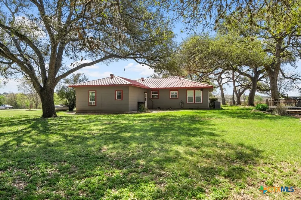 312 Gerald Drive Blanco, TX 78606