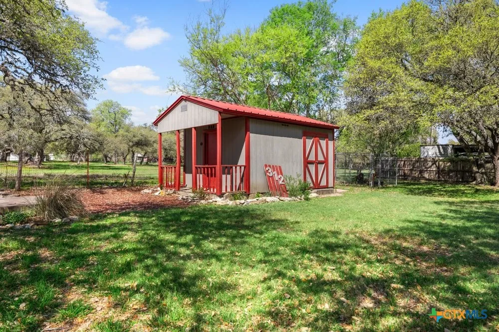 312 Gerald Drive Blanco, TX 78606