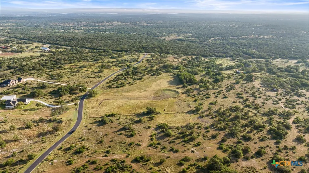 4 Vista Ridge Dr Round Mountain, TX 78663