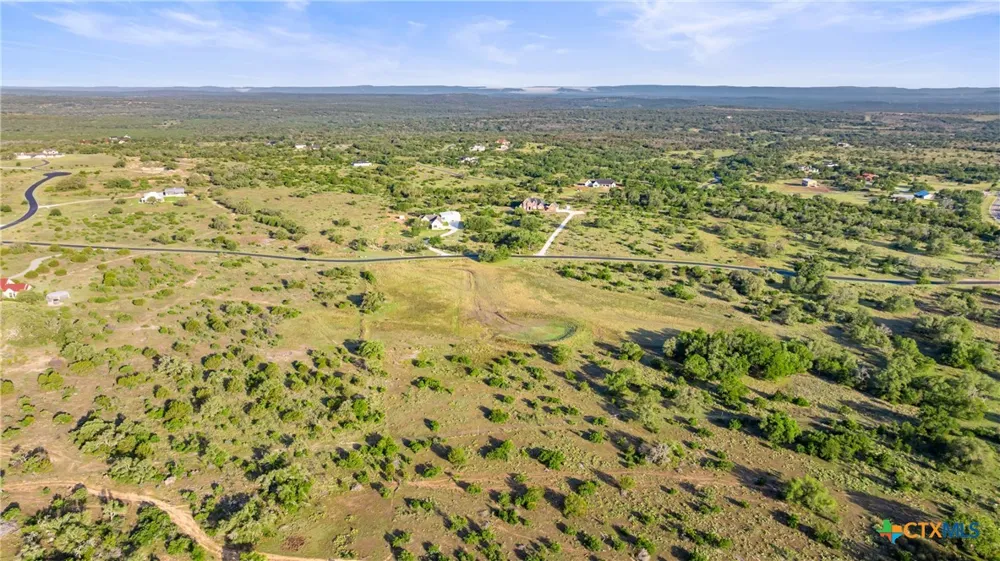 4 Vista Ridge Dr Round Mountain, TX 78663