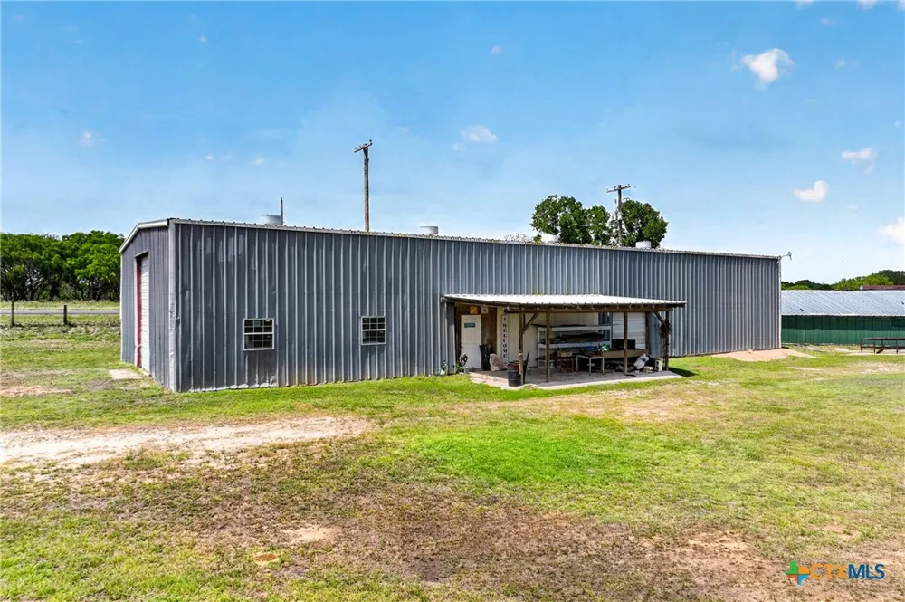 1763 FM 108 Smiley, TX 78159