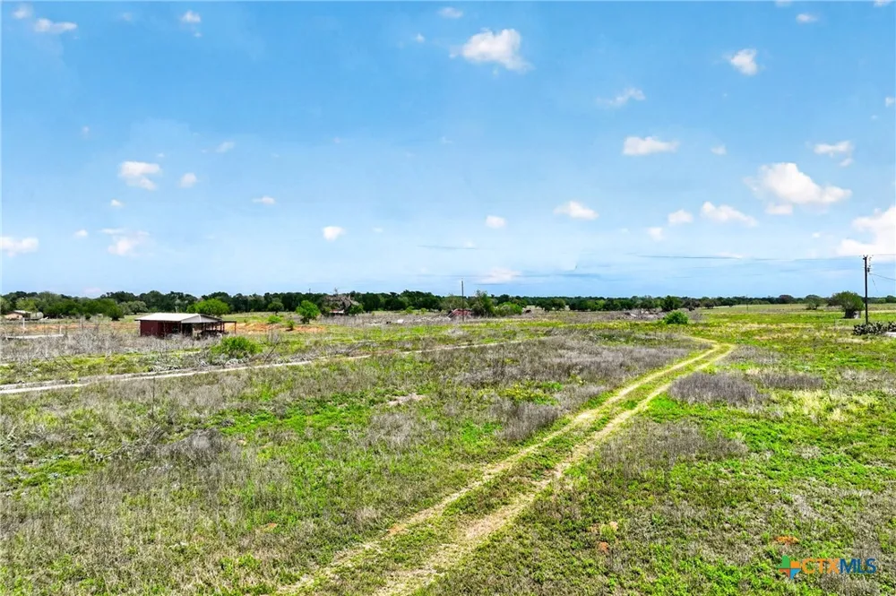 1763 FM 108 Smiley, TX 78159