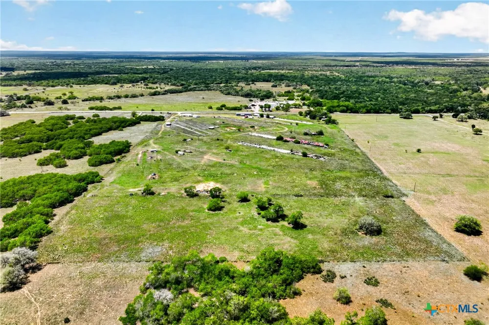 1763 FM 108 Smiley, TX 78159