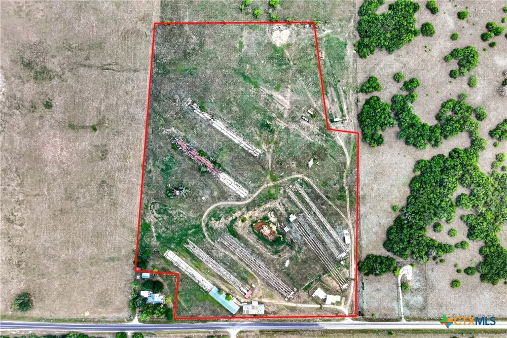 1763 FM 108 Smiley, TX 78159