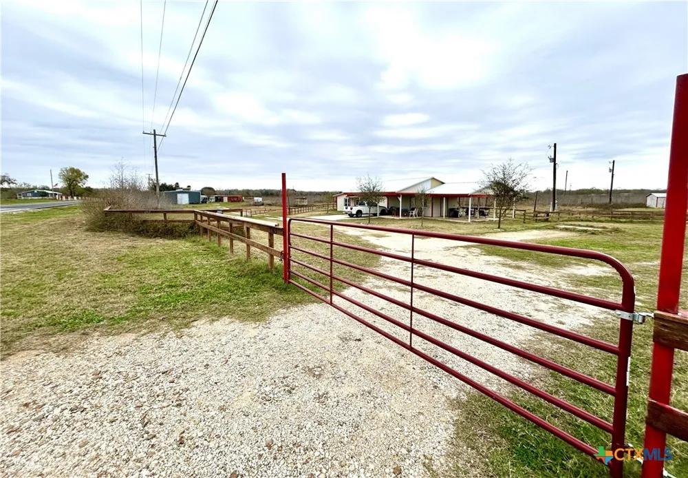 1763 FM 108 Smiley, TX 78159