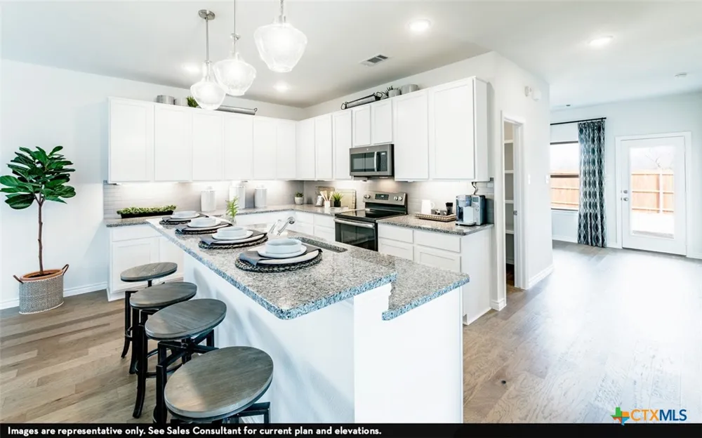 1241 Marvin Grove Seguin, TX 78155