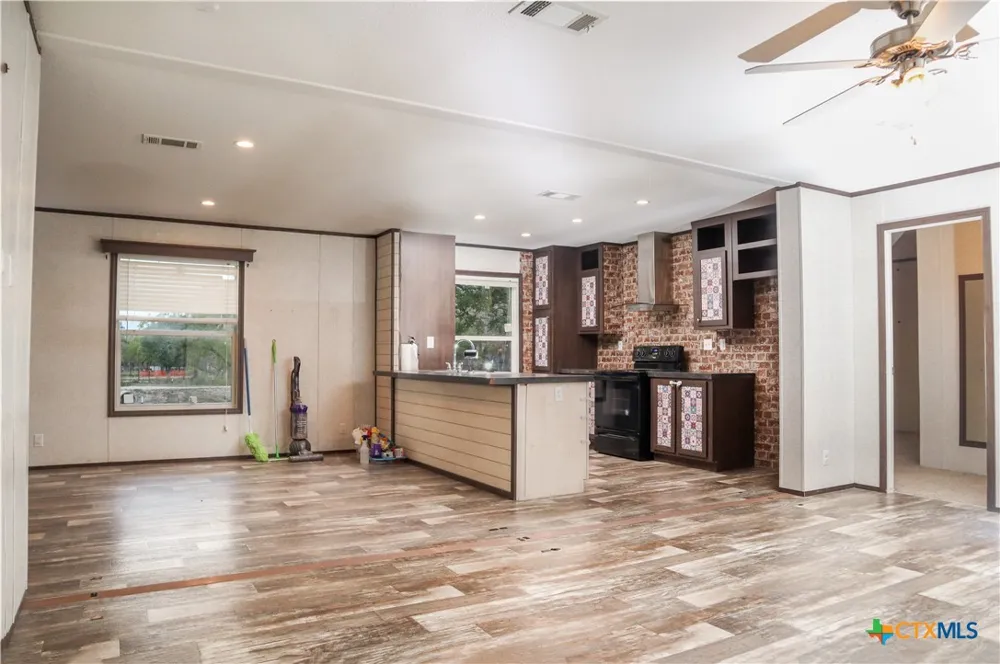 293 Turkey Tree Trail Seguin, TX 78155