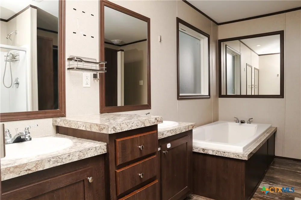 293 Turkey Tree Trail Seguin, TX 78155