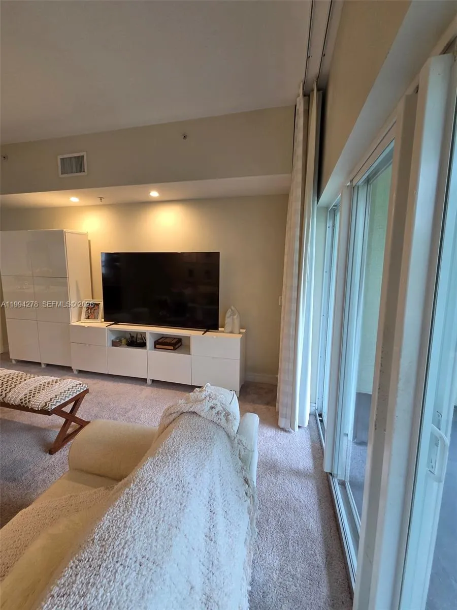 5300 NW 87th Ave #416 Doral, FL 33178