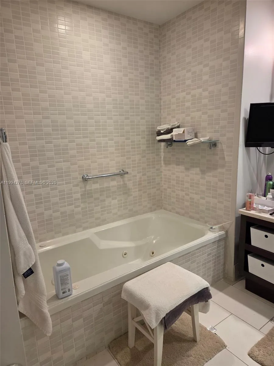 5300 NW 87th Ave #416 Doral, FL 33178