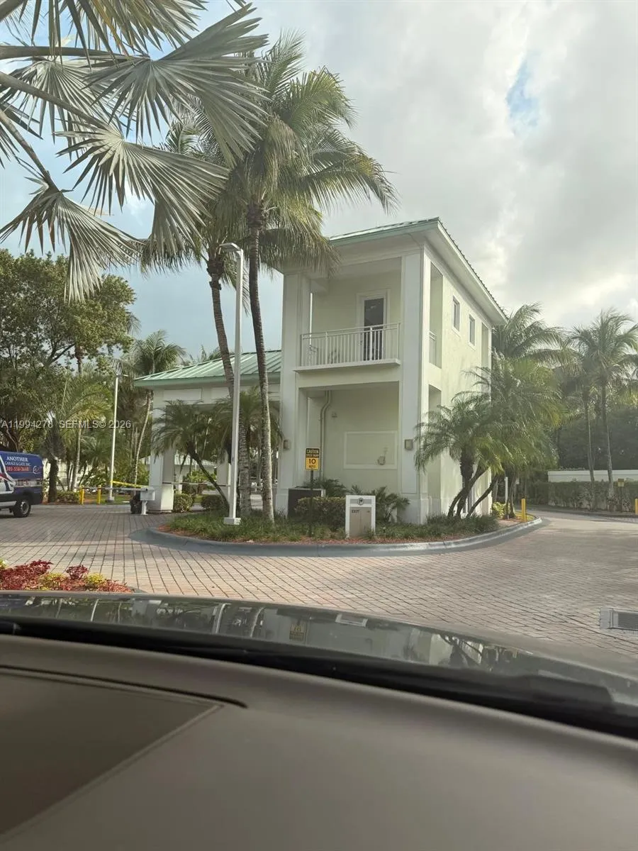 5300 NW 87th Ave #416 Doral, FL 33178
