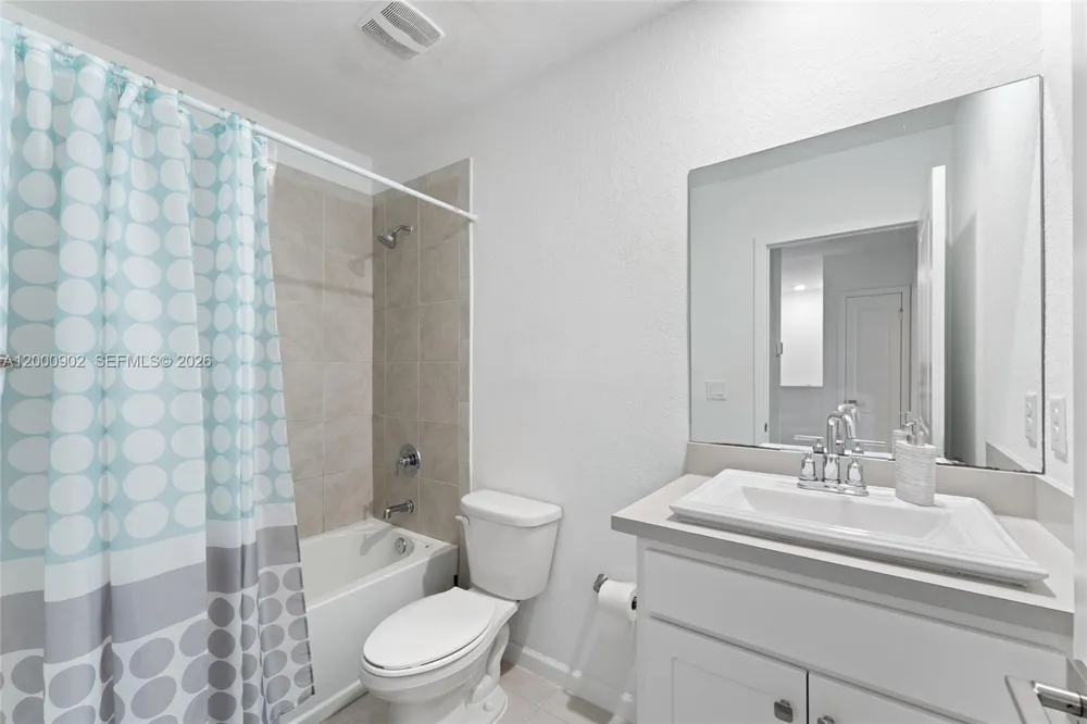 1061 NW 208th Ter Miami Gardens, FL 33169