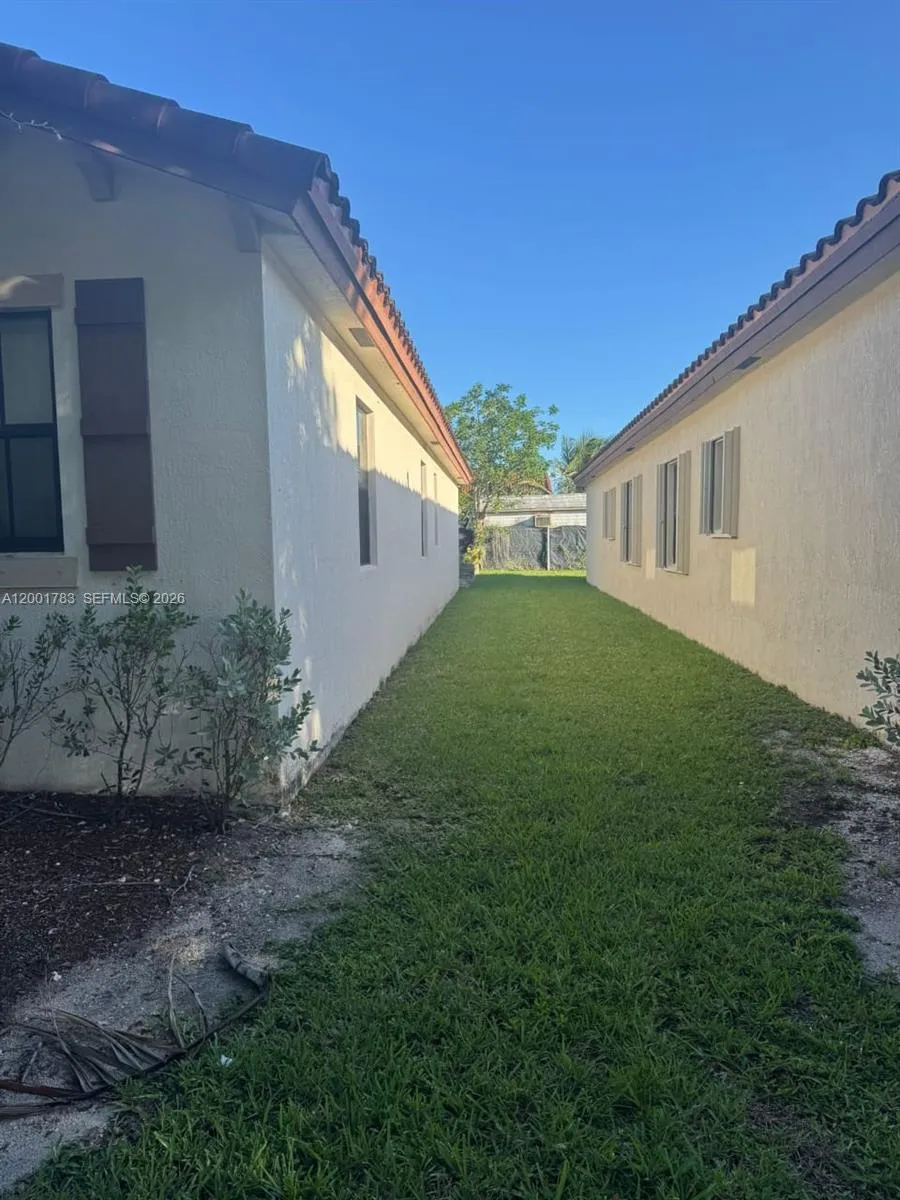 15400 SW 176th Ln Miami, FL 33187