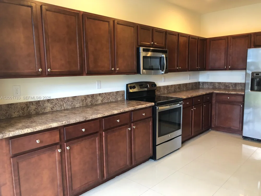 15400 SW 176th Ln Miami, FL 33187