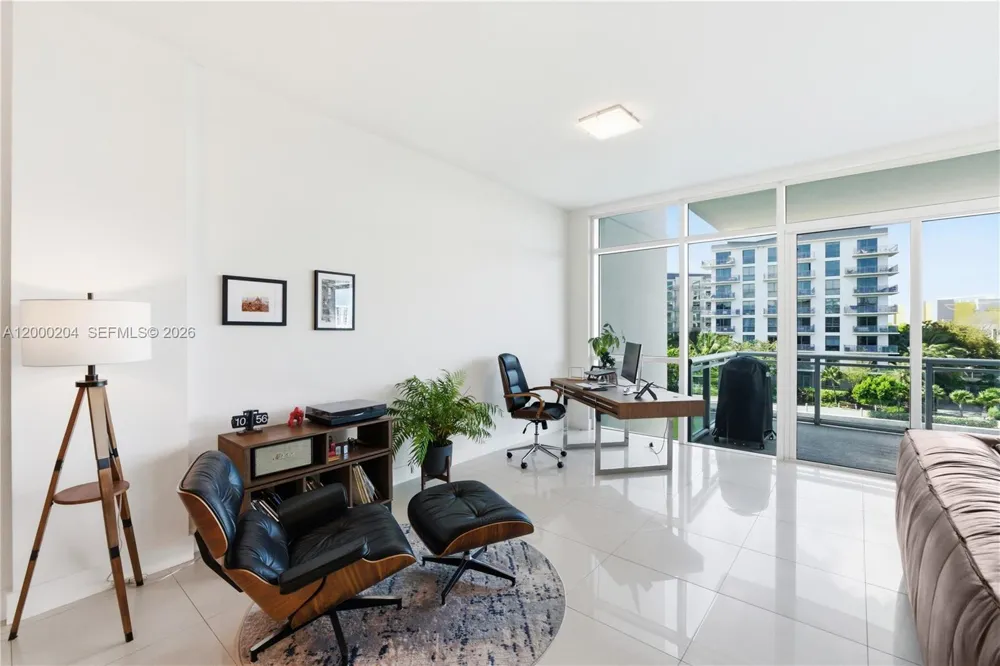 1090 NW N River Dr #404 Miami, FL 33136