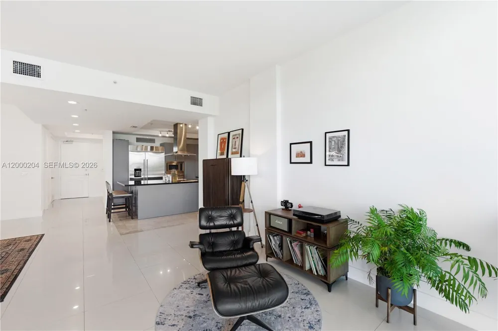 1090 NW N River Dr #404 Miami, FL 33136
