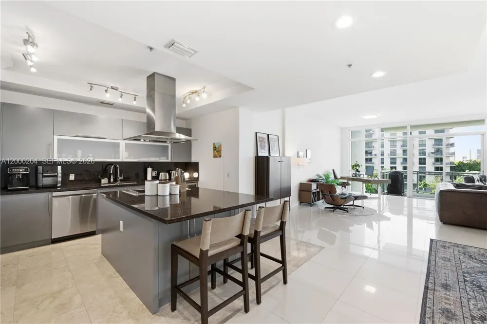 1090 NW N River Dr #404 Miami, FL 33136
