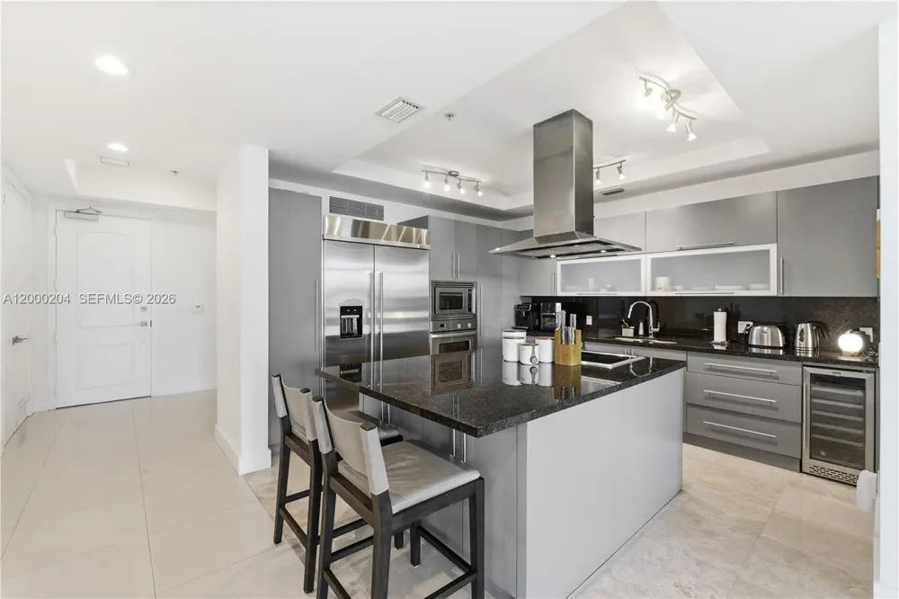 1090 NW N River Dr #404 Miami, FL 33136