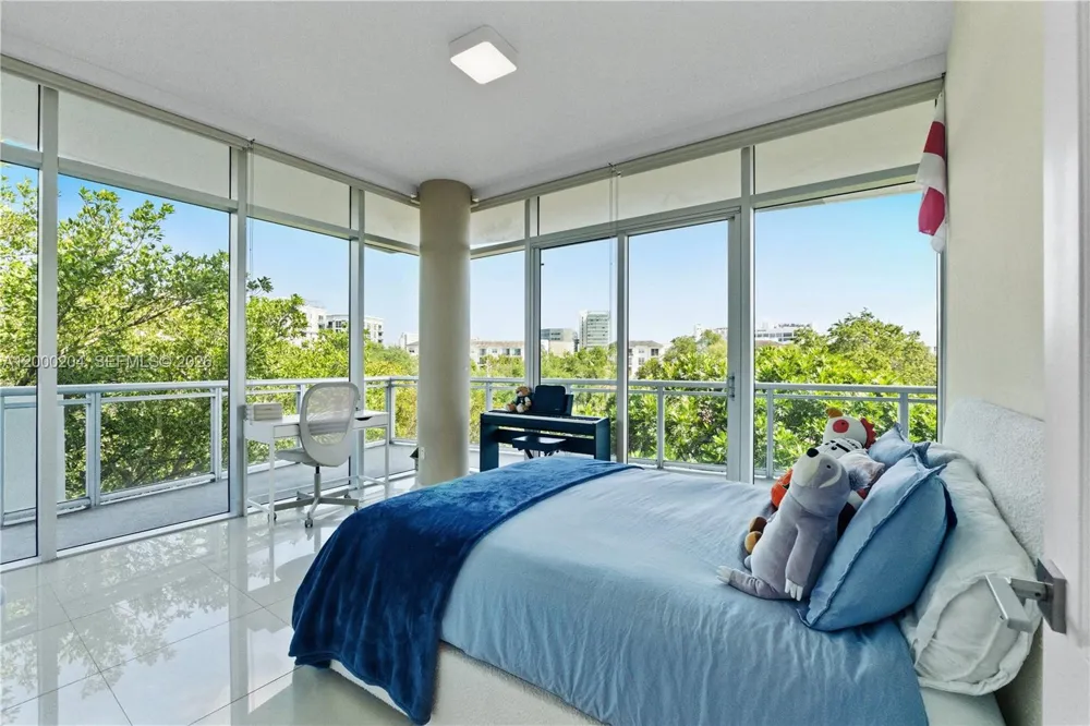 1090 NW N River Dr #404 Miami, FL 33136